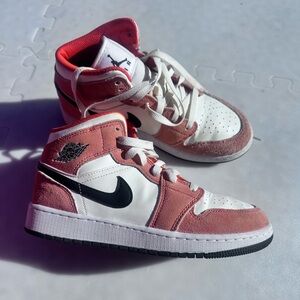 Nike Kids Sneakers - Peach, White, and Black